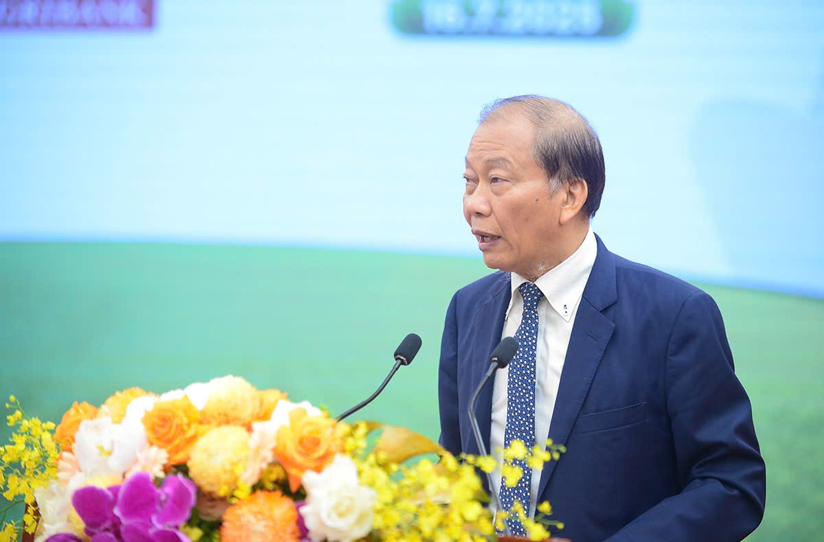 Ông Hoàng Quang Phòng, Phó Chủ tịch Liên đoàn Thương mại và Công nghiệp Việt Nam (VCCI) phát biểu tại Diễn đàn Ông Hoàng Quang Phòng, Phó Chủ tịch Liên đoàn Thương mại và Công nghiệp Việt Nam (VCCI) phát biểu tại Diễn đàn