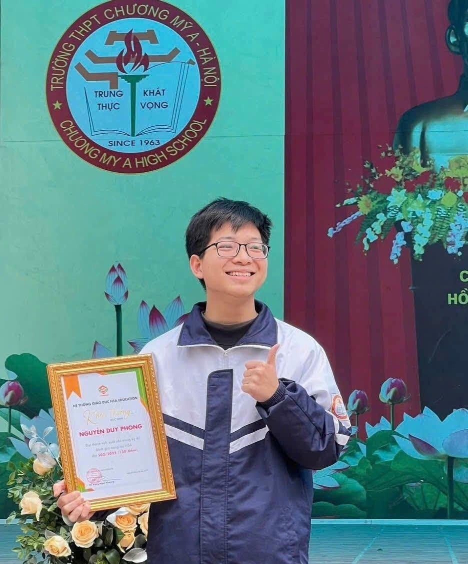 Thủ khoa Nguyễn Duy Phong. Thủ khoa Nguyễn Duy Phong.