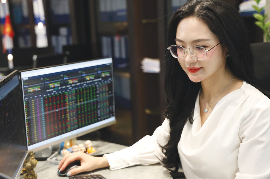 Chứng khoán phiên chiều 16/7: Sự bứt phá của VIC góp phần giúp VN-Index tăng gần 15 điểm
