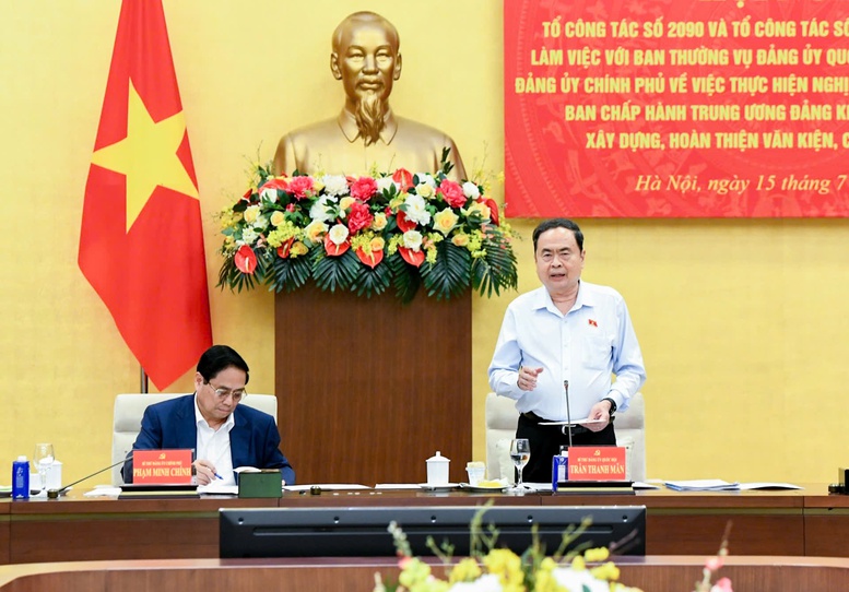 Chủ tịch Quốc hội Trần Thanh Mẫn đánh giá, trong bối cảnh khối lượng công việc rất lớn, nhiều nội dung khó, phức tạp, phát sinh mới..., Chính phủ đã cơ bản hoàn thành các nhiệm vụ được giao - Ảnh: VGP/Nhật Bắc