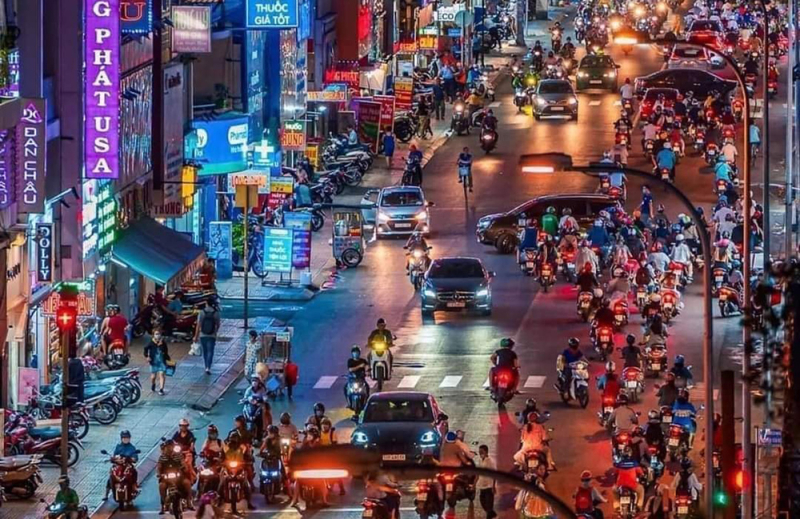 Chuyên gia trao đổi giải pháp thoát bẫy thu nhập trung bình. Ảnh internet.