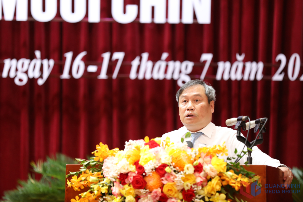 Ông Vũ Đại Thắng, Ủy viên Trung ương Đảng, Bí thư Tỉnh ủy Quảng Ninh phát biểu chỉ đạo tại kỳ họp. Ông Vũ Đại Thắng, Ủy viên Trung ương Đảng, Bí thư Tỉnh ủy Quảng Ninh phát biểu chỉ đạo tại kỳ họp.
