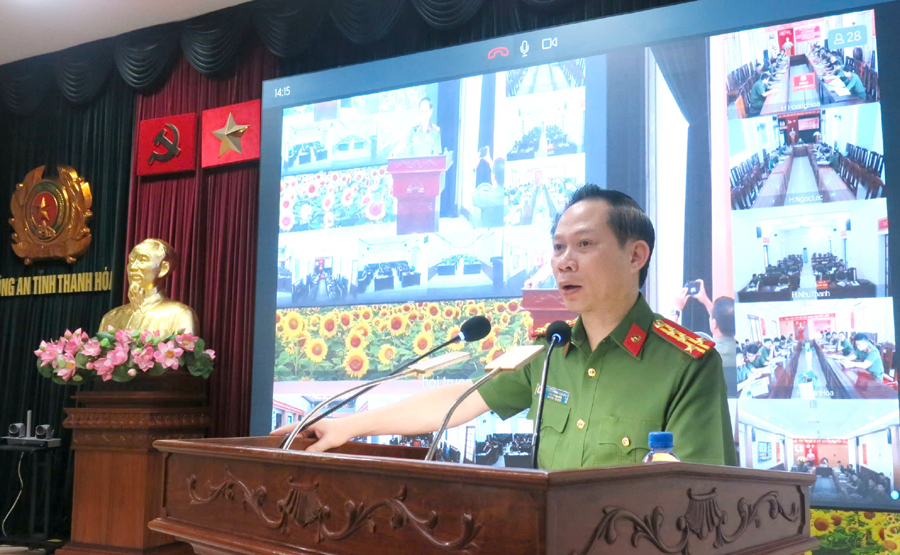 Đại tá Trịnh Văn Giang, Phó Giám đốc - Thủ trưởng Cơ quan CSĐT Công an tỉnh phát biểu chỉ đạo tại hội nghị Đại tá Trịnh Văn Giang, Phó Giám đốc - Thủ trưởng Cơ quan CSĐT Công an tỉnh phát biểu chỉ đạo tại hội nghị