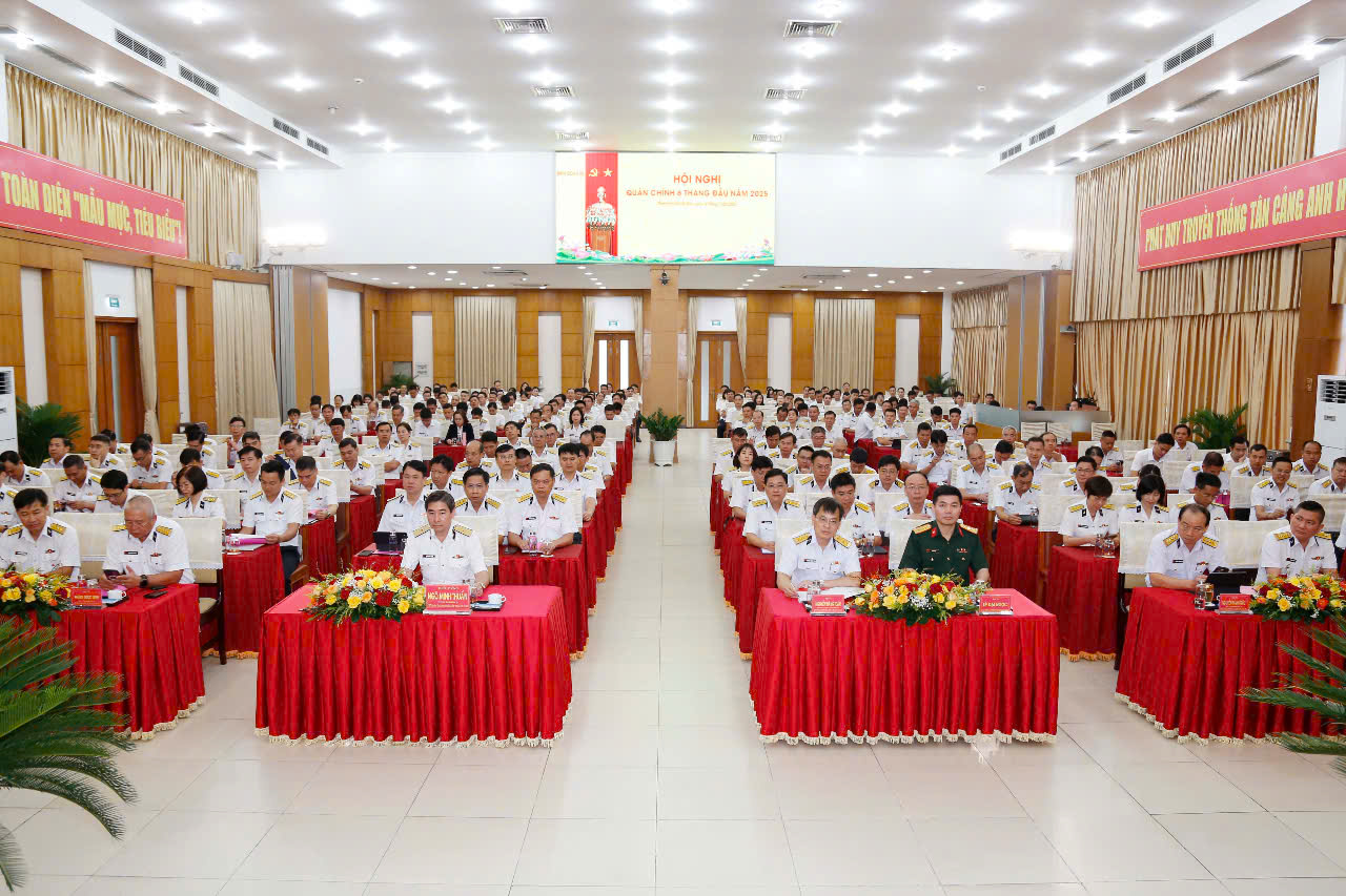 Các đại biểu dự Hội nghị Các đại biểu dự Hội nghị