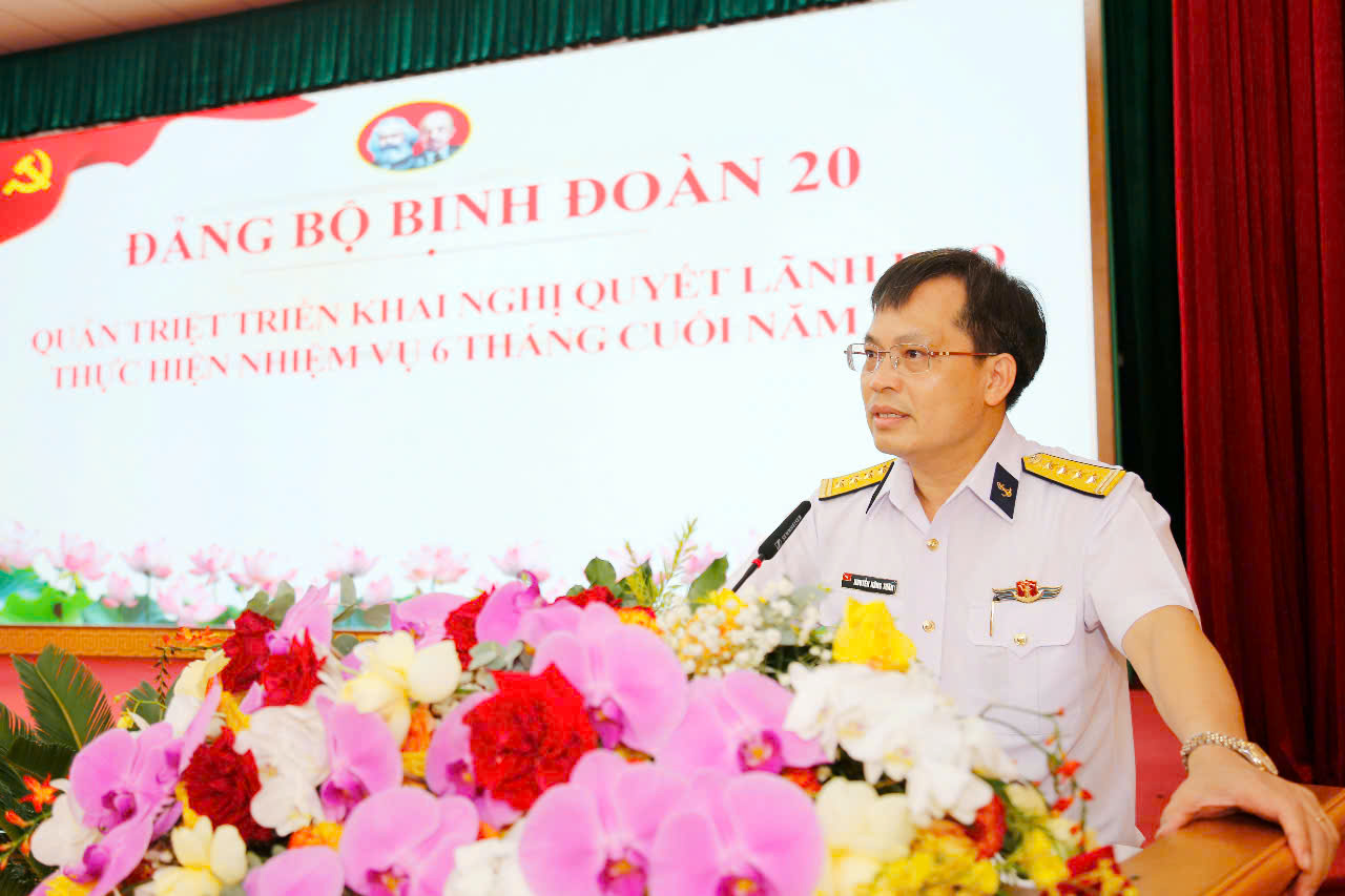 Đại tá Nguyễn Năng Toàn quán triệt Nghị quyết 6 tháng cuối năm 2025 của Đảng ủy Binh đoàn 20 Đại tá Nguyễn Năng Toàn quán triệt Nghị quyết 6 tháng cuối năm 2025 của Đảng ủy Binh đoàn 20