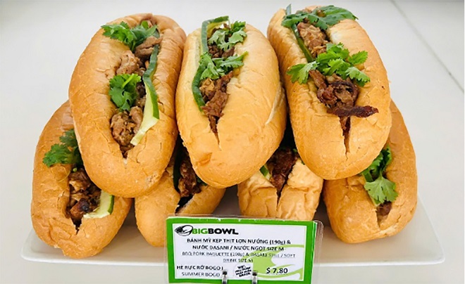 Bánh mì 208.000 đồng tại Nội Bài: Cục Hàng không làm rõ quy trình niêm yết tại sân bay