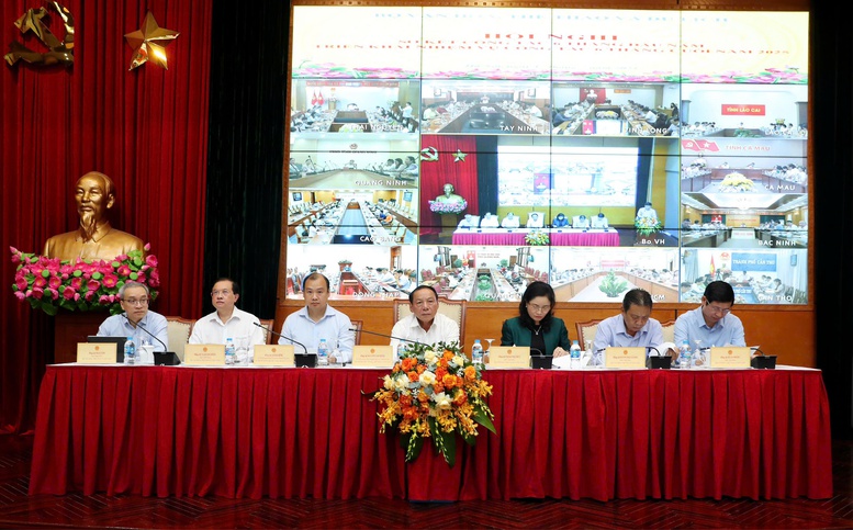 Bộ trưởng Bộ Văn hóa, Thể thao và Du lịch (VHTTDL) Nguyễn Văn Hùng chủ trì Hội nghị. Ảnh: Trần Huấn