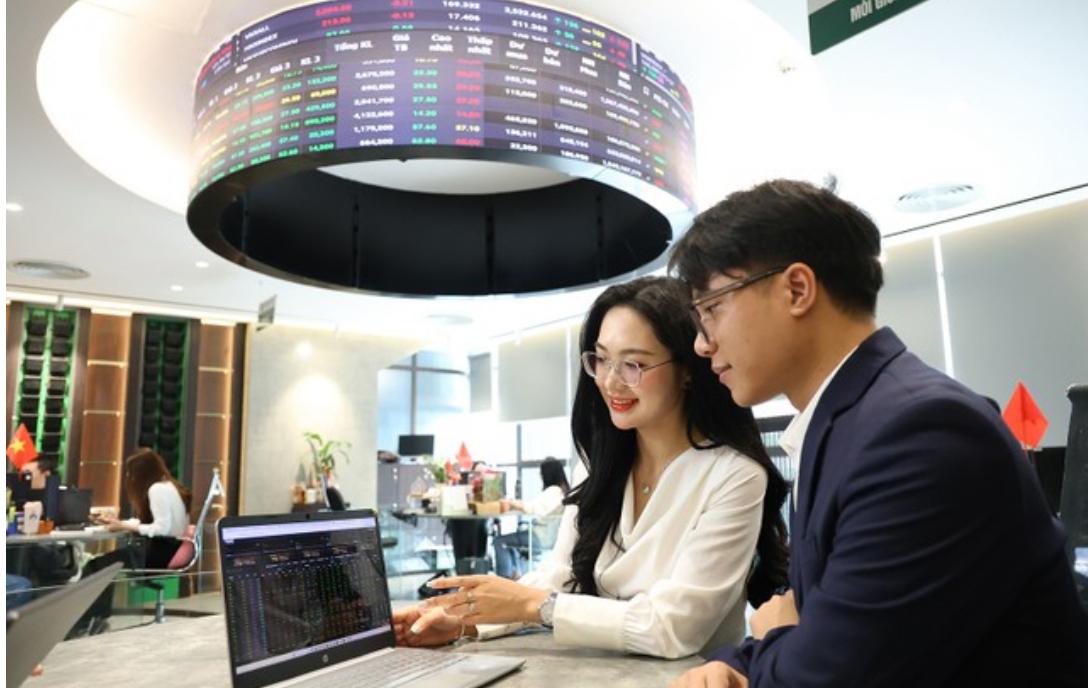 Tổng hợp sự kiện chứng khoán đáng chú ý ngày 18/7