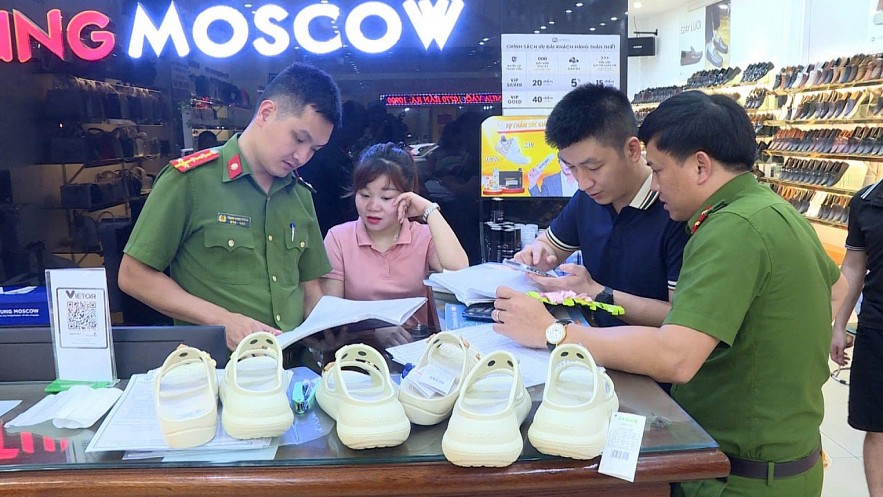 Đội Quản lý thị trường số 9, Chi cục Quản lý thị trường tỉnh Thanh Hóa đã phối hợp với Phòng PC03, Công an tỉnh Thanh Hóa kiểm tra đột xuất Cửa hàng Tùng Moscow, Đội Quản lý thị trường số 9, Chi cục Quản lý thị trường tỉnh Thanh Hóa đã phối hợp với Phòng PC03, Công an tỉnh Thanh Hóa kiểm tra đột xuất Cửa hàng Tùng Moscow,