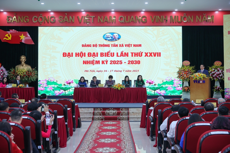 Thủ tướng chỉ rõ, TTXVN phải tiên phong, gương mẫu, đi đầu trong mặt trận tư tưởng của Đảng; thông tin, truyền thông, bảo vệ nền tảng tư tưởng của Đảng - Ảnh: VGP/Nhật Bắc Thủ tướng chỉ rõ, TTXVN phải tiên phong, gương mẫu, đi đầu trong mặt trận tư tưởng của Đảng; thông tin, truyền thông, bảo vệ nền tảng tư tưởng của Đảng - Ảnh: VGP/Nhật Bắc