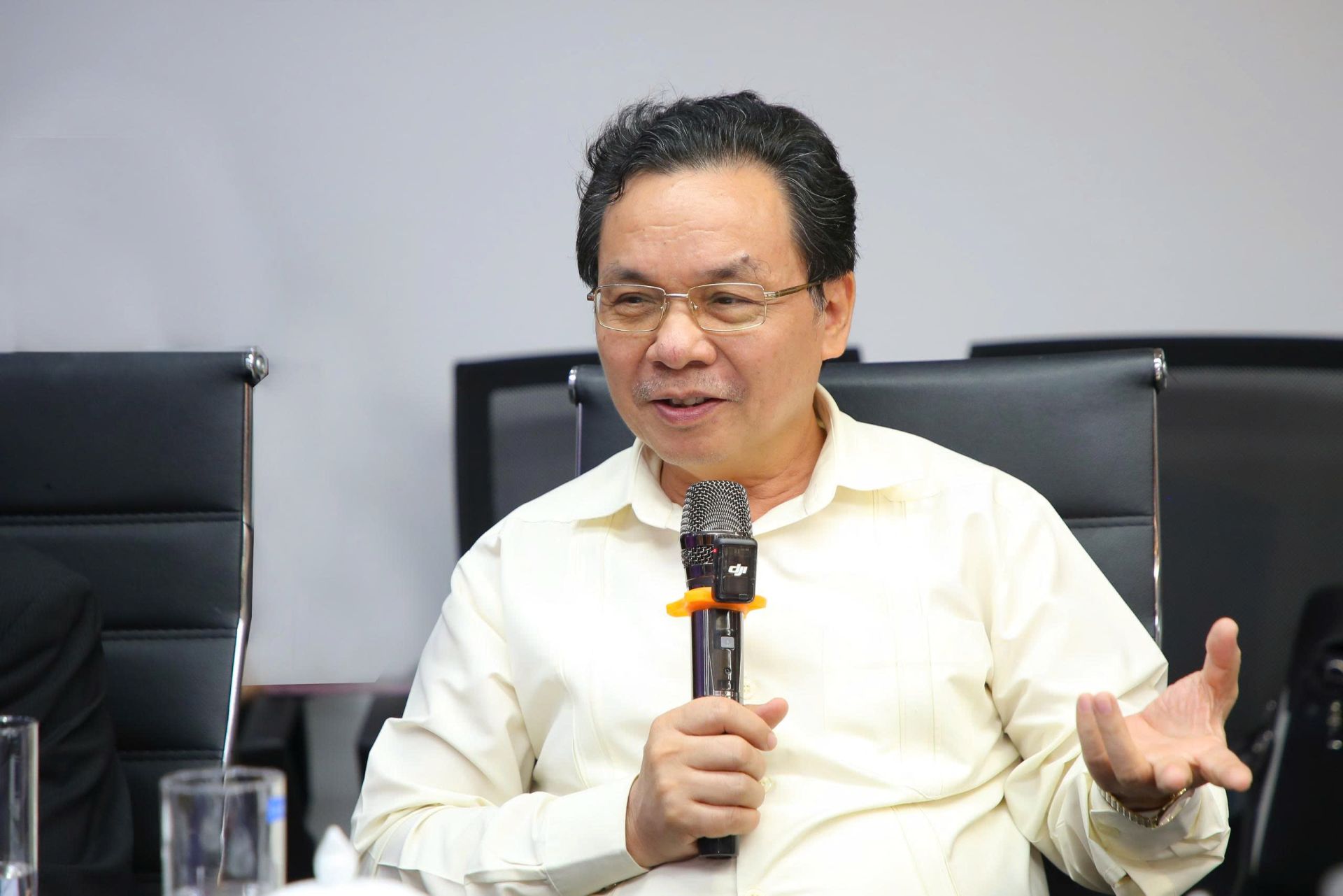 GS.TS. Hoàng Văn Cường, Ủy viên Ủy ban Kinh tế Tài chính của Quốc hội, Thành viên Hội đồng tư vấn chính sách của Thủ tướng Chính phủ, Phó Chủ tịch Hội đồng Giáo sư Nhà nước