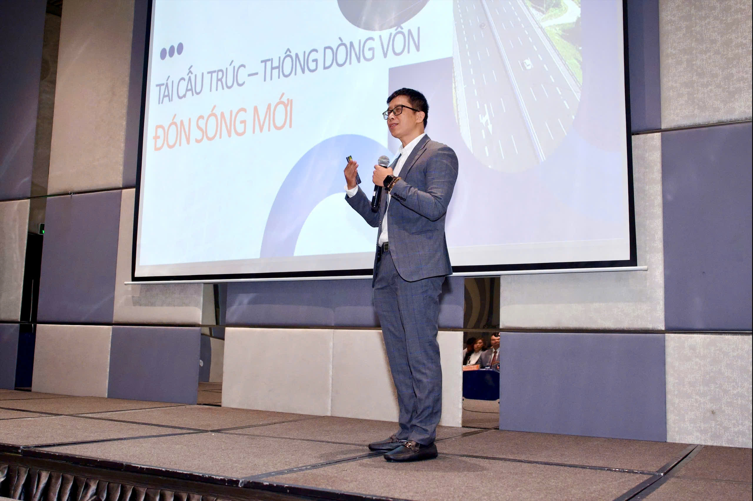 Ông Nguyễn Minh Hoàng - Giám đốc Phân tích Công ty Cổ phần Chứng khoán Nhất Việt (VFS)