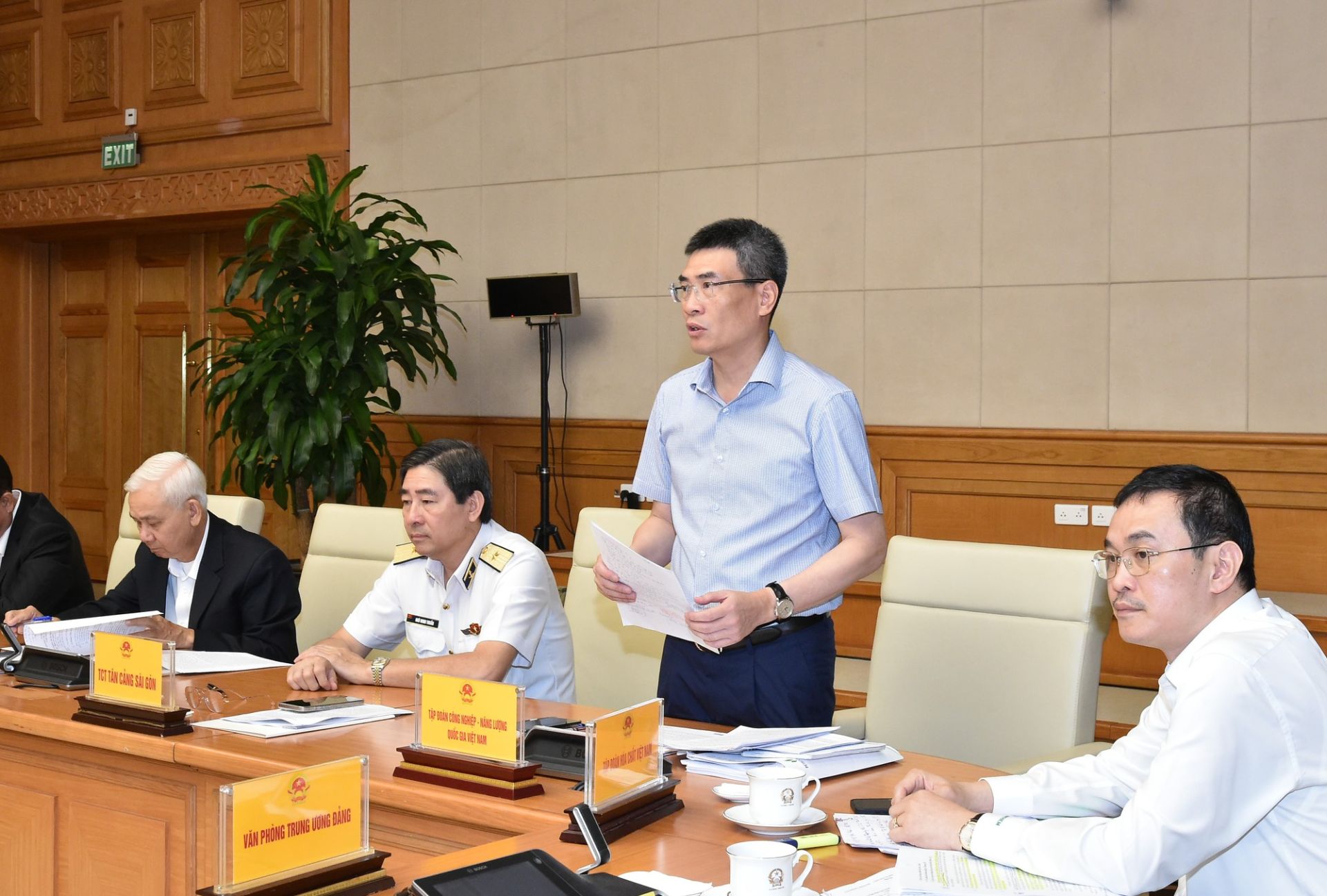 Lãnh đạo các doanh nghiệp phát biểu góp ý các dự thảo. Lãnh đạo các doanh nghiệp phát biểu góp ý các dự thảo.