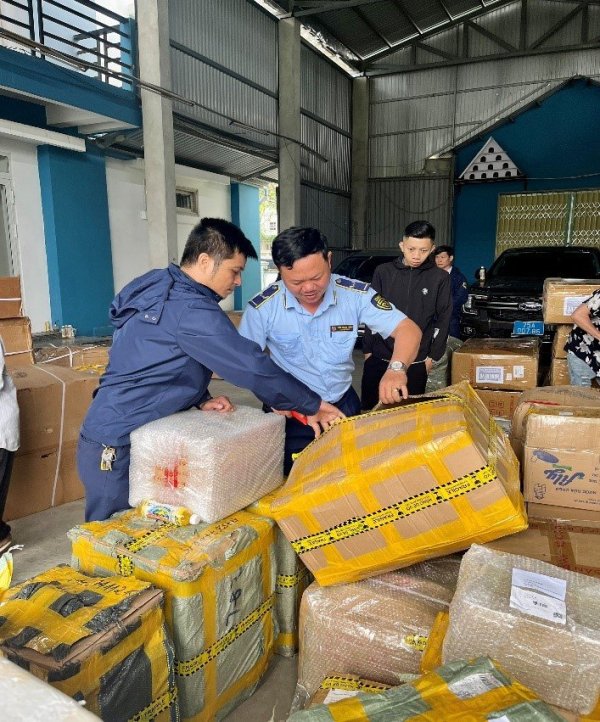 Kiên quyết chống buôn lậu, hàng giả Kiên quyết chống buôn lậu, hàng giả