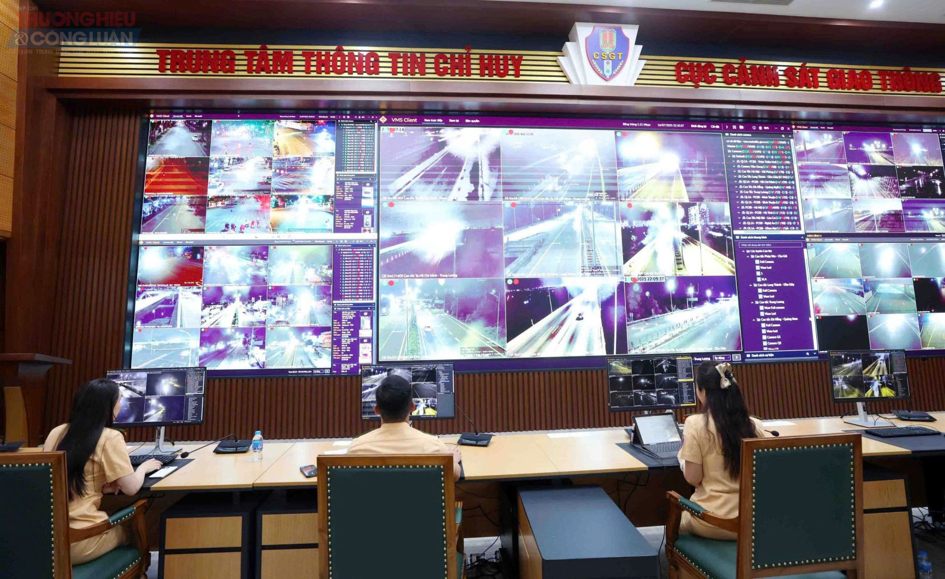 Từ trung tâm cấp 1 của Cục CSGT, tới đây sẽ có 34 trung tâm đặt tại 34 tỉnh, thành như mô hình thu nhỏ. Camera tích hợp trí tuệ nhân tạo AI sẽ thay cảnh sát - tự động phát hiện vi phạm 24/24 giờ.