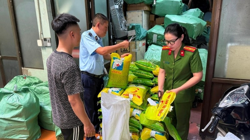 Cương quyết xử lý triệt để hàng giả, buôn lậu và gian lận thương mại