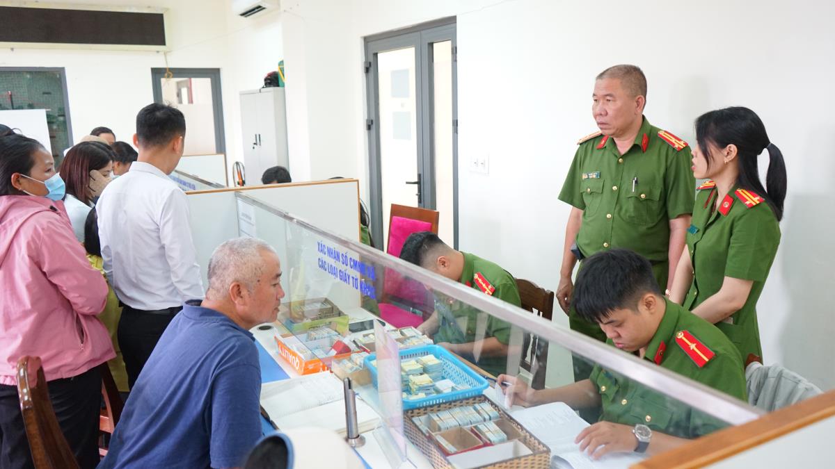 Mất trắng 129 triệu sau cuộc gọi “cập nhật VNeID” từ kẻ mạo danh công an