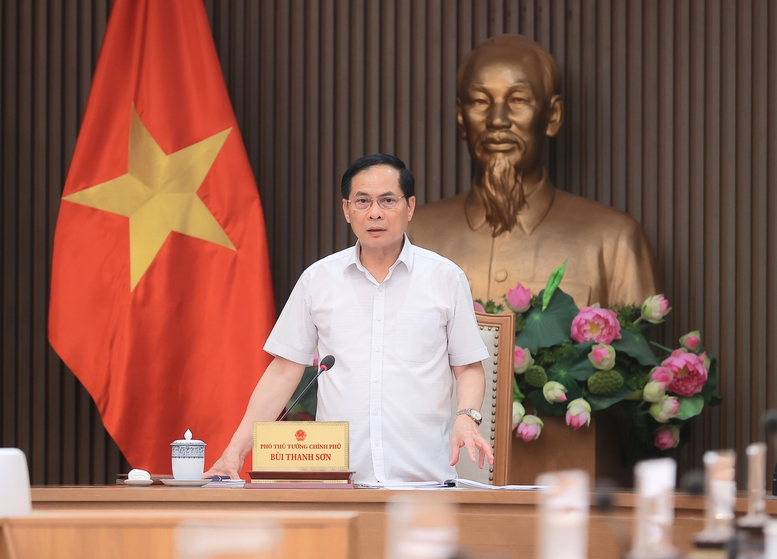 Phó Thủ tướng Bùi Thanh Sơn chủ trì cuộc họp rà soát , đôn đốc triển khai các cam kết, thỏa thuận được ký kết trong các hoạt động đối ngoại cấp cao trong 6 tháng đầu năm 2025 - Ảnh: VGP/Hải Minh Phó Thủ tướng Bùi Thanh Sơn chủ trì cuộc họp rà soát , đôn đốc triển khai các cam kết, thỏa thuận được ký kết trong các hoạt động đối ngoại cấp cao trong 6 tháng đầu năm 2025 - Ảnh: VGP/Hải Minh
