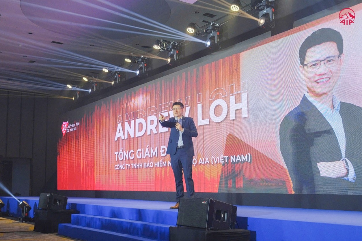 Ông Andrew Loh, Tổng Giám đốc AIA Việt Nam tại lễ ra mắt bộ đôi sản phẩm bảo hiểm mới Ông Andrew Loh, Tổng Giám đốc AIA Việt Nam tại lễ ra mắt bộ đôi sản phẩm bảo hiểm mới