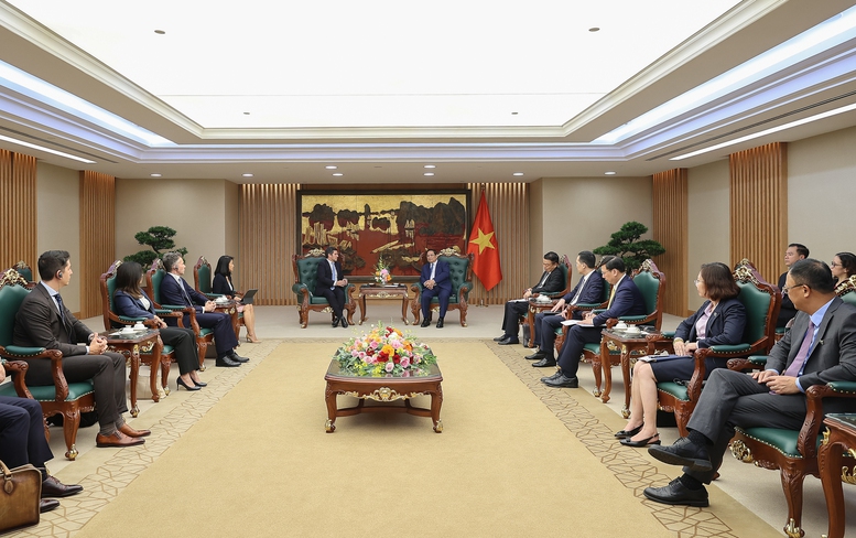 Ông Gerald Toledano khẳng định FTSE Russell cam kết tiếp tục đồng hành, hỗ trợ trong quá trình nâng hạng thị trường chứng khoán Việt Nam từ cận biên lên mới nổi - Ảnh: VGP/Nhật Bắc