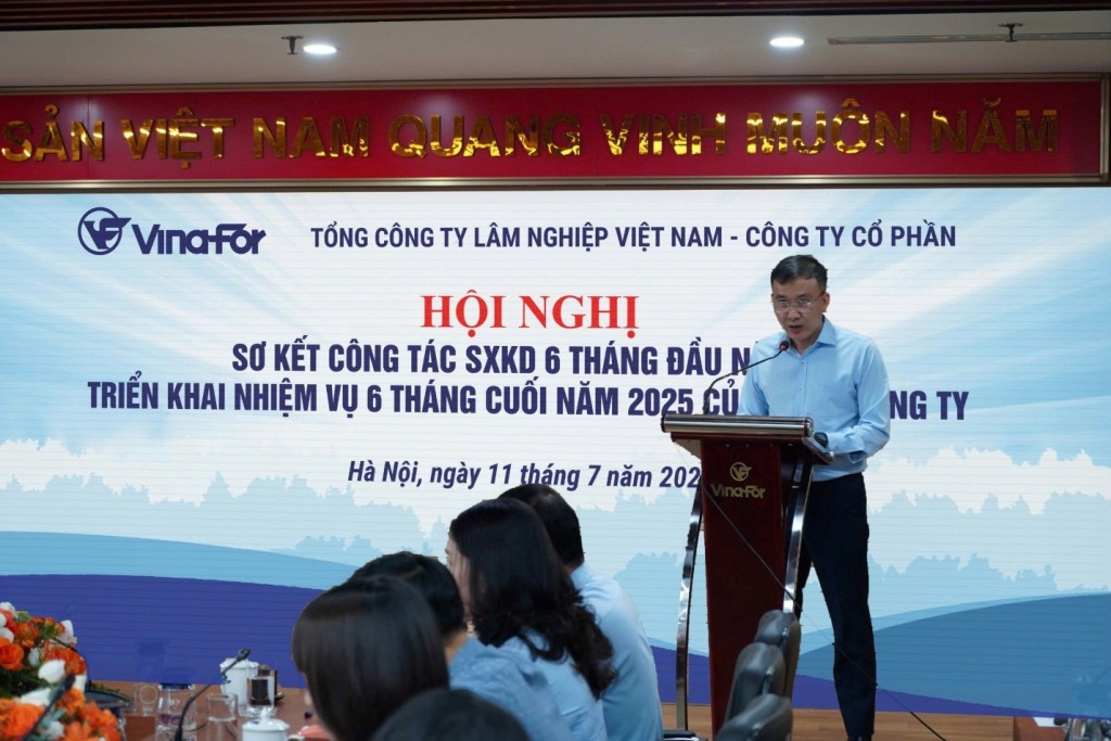 Đồng chí: Nguyễn Trung Kiên TV.HĐQT, Phó TGĐ trình bày báo cáo