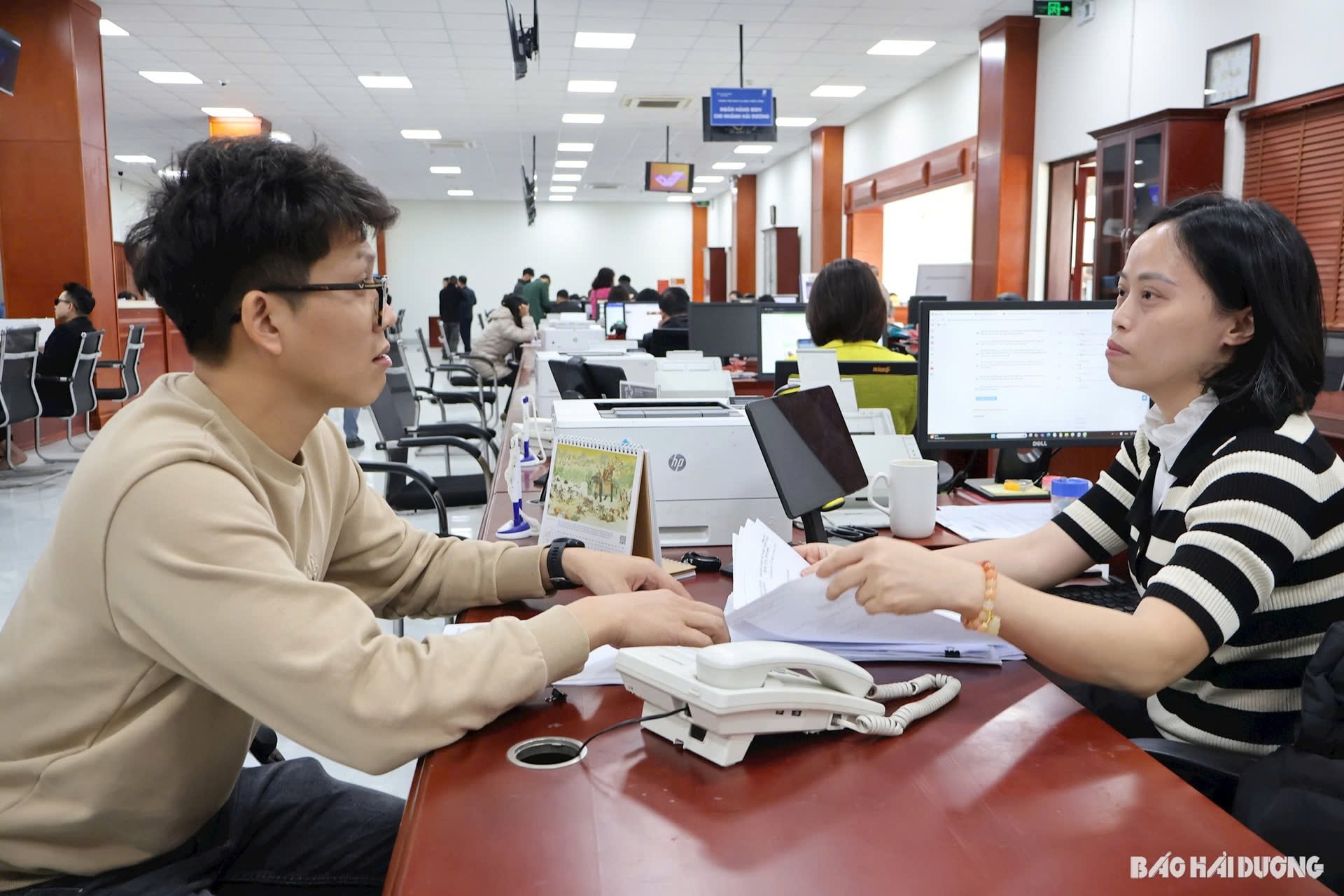 Tháo gỡ khó khăn về thủ tục hành chính, chuyển đổi số trong vận hành mô hình chính quyền địa phương 2 cấp. Ảnh internet.