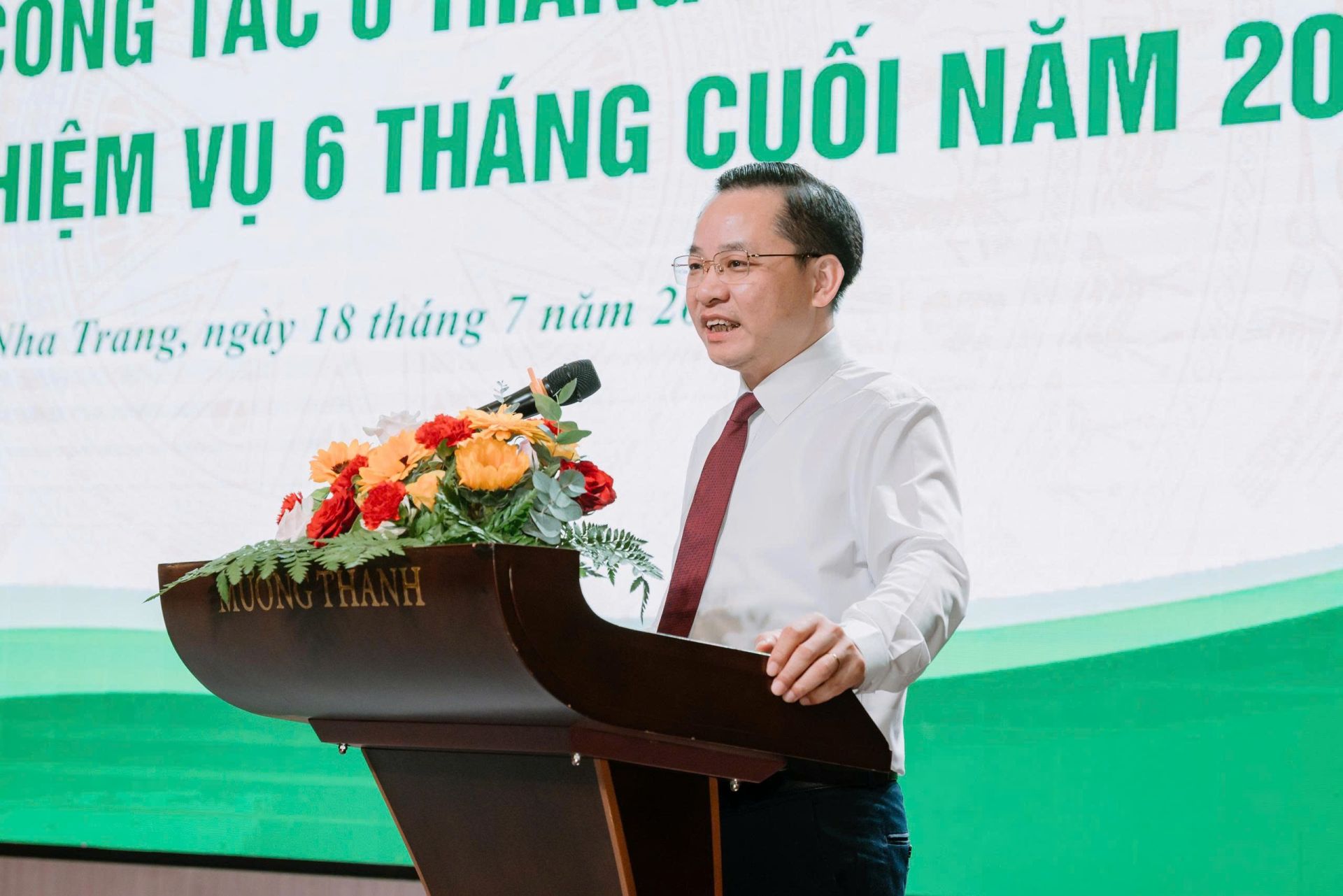 Ông Nguyễn Hữu Tú - Tổng giám đốc Tập đoàn kết luận Hội nghị