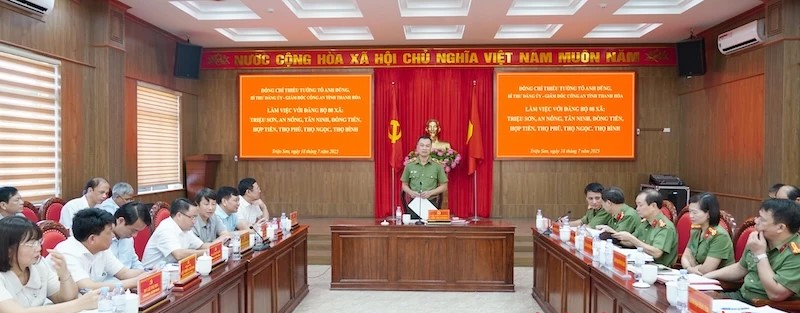Giám đốc Công an tỉnh Thanh Hóa làm việc với Ban Thường vụ Đảng ủy 8 xã