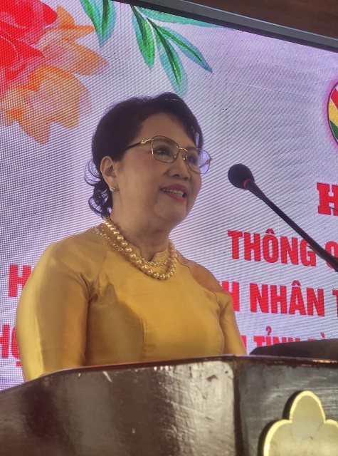 NDN Đồng Thị Ánh giới thiệu Đề án Thành lập Hội NDN tỉnh Gia Lai. Ảnh: VH NDN Đồng Thị Ánh giới thiệu Đề án Thành lập Hội NDN tỉnh Gia Lai. Ảnh: VH