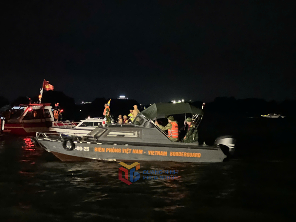 Đã tìm thấy 38 người trong vụ đắm tàu trên Vịnh Hạ Long