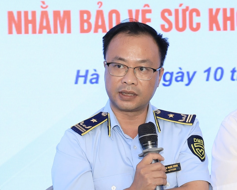 Theo ông Dương Mạnh Hùng, Phó Chi cục trưởng Chi cục Quản lý thị trường Hà Nội, người dân nên ưu tiên mua sản phẩm chính hãng, thương hiệu uy tín Theo ông Dương Mạnh Hùng, Phó Chi cục trưởng Chi cục Quản lý thị trường Hà Nội, người dân nên ưu tiên mua sản phẩm chính hãng, thương hiệu uy tín