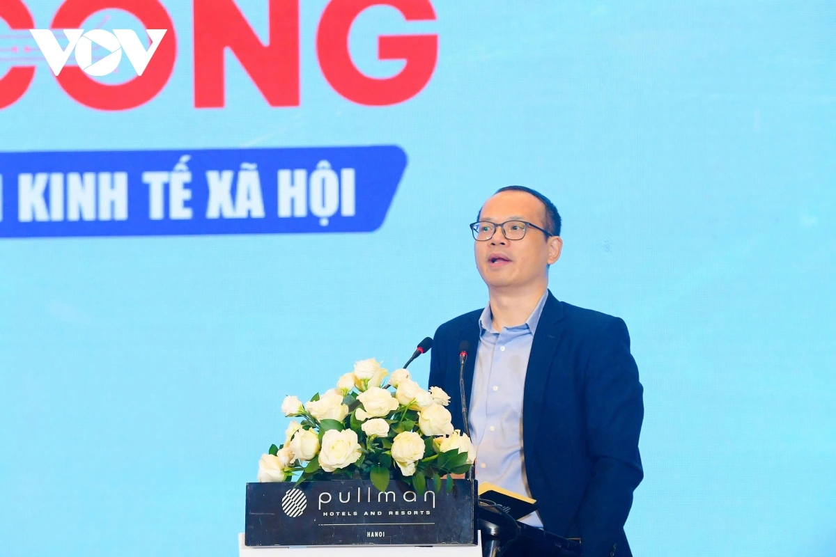 Ông Nguyễn Minh Khôi, Giám đốc Chính sách & Chuyển đổi, Viện Tony Blair vì Thay đổi Toàn cầu (TBI) phát biểu tại Diễn đàn “Chuyển đổi số khu vực công - Tiền đề cho phát triển kinh tế xã hội” do Báo Điện tử Tiếng nói Việt Nam (VOV) tổ chức sáng 17/7 tại Hà Nội. Ông Nguyễn Minh Khôi, Giám đốc Chính sách & Chuyển đổi, Viện Tony Blair vì Thay đổi Toàn cầu (TBI) phát biểu tại Diễn đàn “Chuyển đổi số khu vực công - Tiền đề cho phát triển kinh tế xã hội” do Báo Điện tử Tiếng nói Việt Nam (VOV) tổ chức sáng 17/7 tại Hà Nội.