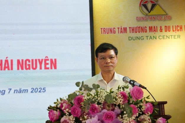 Đồng chí Dương Xuân Hùng, Giám đốc Sở Văn hóa, Thể thao và Du lịch phát biểu khai mạc