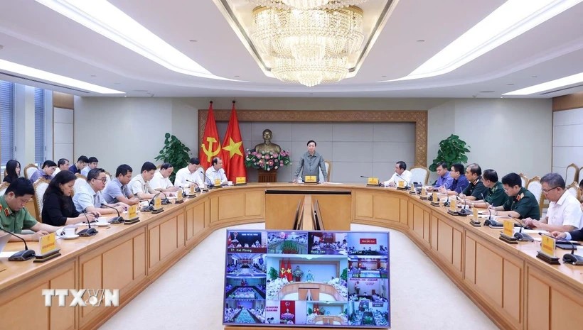 Phó Thủ tướng Chính phủ Trần Hồng Hà chủ trì cuộc họp ứng phó với cơn bão số 3. (Ảnh: TTXVN) Phó Thủ tướng Chính phủ Trần Hồng Hà chủ trì cuộc họp ứng phó với cơn bão số 3. (Ảnh: TTXVN)
