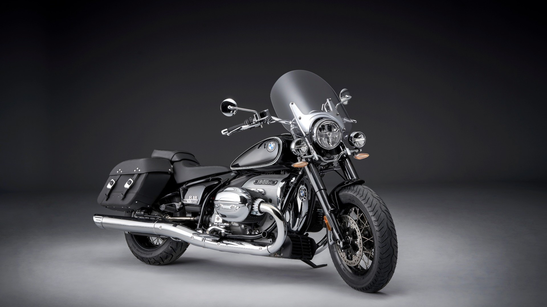 BMW R18 sẵn sàng đồng hành cùng bạn trên mọi cung đường hè, mang đến trải nghiệm lái đầy phấn khích và đẳng cấp BMW R18 sẵn sàng đồng hành cùng bạn trên mọi cung đường hè, mang đến trải nghiệm lái đầy phấn khích và đẳng cấp