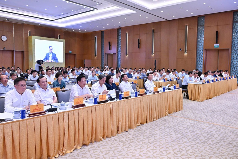 Lãnh đạo các bộ, ngành, các thành viên Ban Chỉ đạo; đại diện một số doanh nghiệp, tập đoàn khoa học công nghệ dự phiên họp - Ảnh: VGP/Nhật Bắc Lãnh đạo các bộ, ngành, các thành viên Ban Chỉ đạo; đại diện một số doanh nghiệp, tập đoàn khoa học công nghệ dự phiên họp - Ảnh: VGP/Nhật Bắc