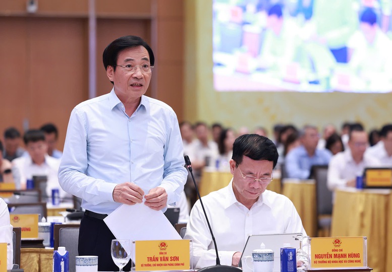 Bộ trưởng, Chủ nhiệm Văn phòng Chính phủ Trần Văn Sơn phát biểu tại phiên họp - Ảnh: VGP/Nhật Bắc Bộ trưởng, Chủ nhiệm Văn phòng Chính phủ Trần Văn Sơn phát biểu tại phiên họp - Ảnh: VGP/Nhật Bắc