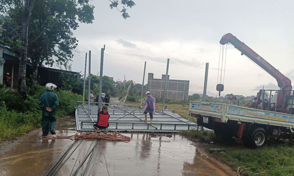 Bắc Ninh: Mưa dông gây tốc mái nhà, gãy đổ cây xanh ở một số địa phương