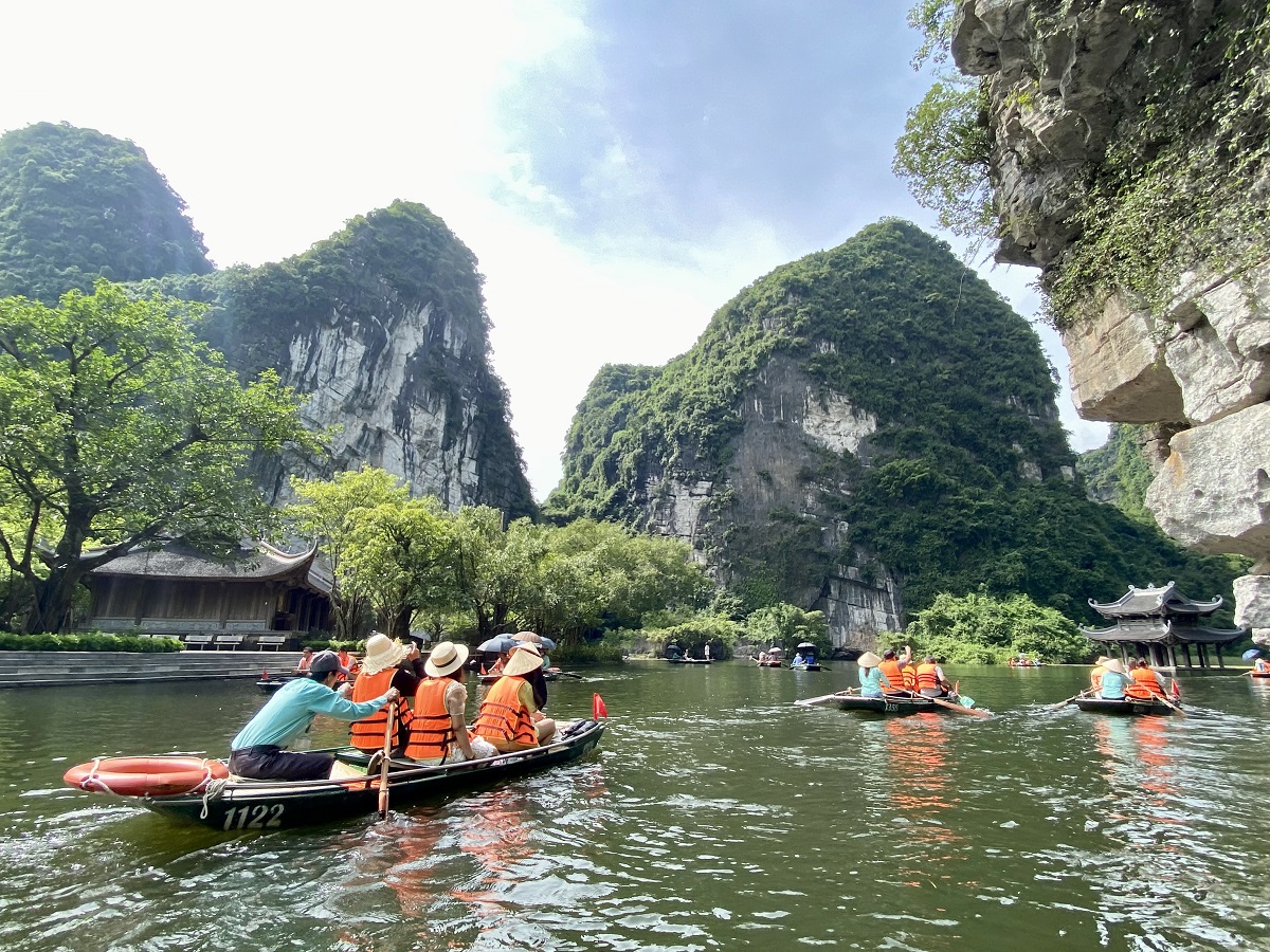 Sở Du lịch Ninh Bình chủ động ứng phó với bão WIPHA, đảm bảo an toàn cho khách du lịch