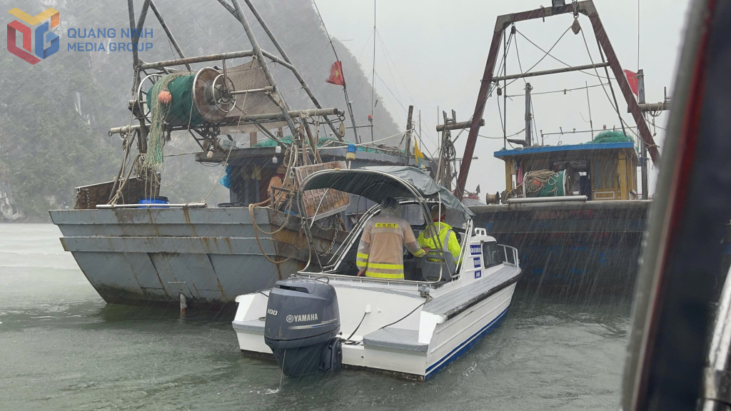 Tạm ngừng cấp phép tàu trên vùng biển Quảng Ninh