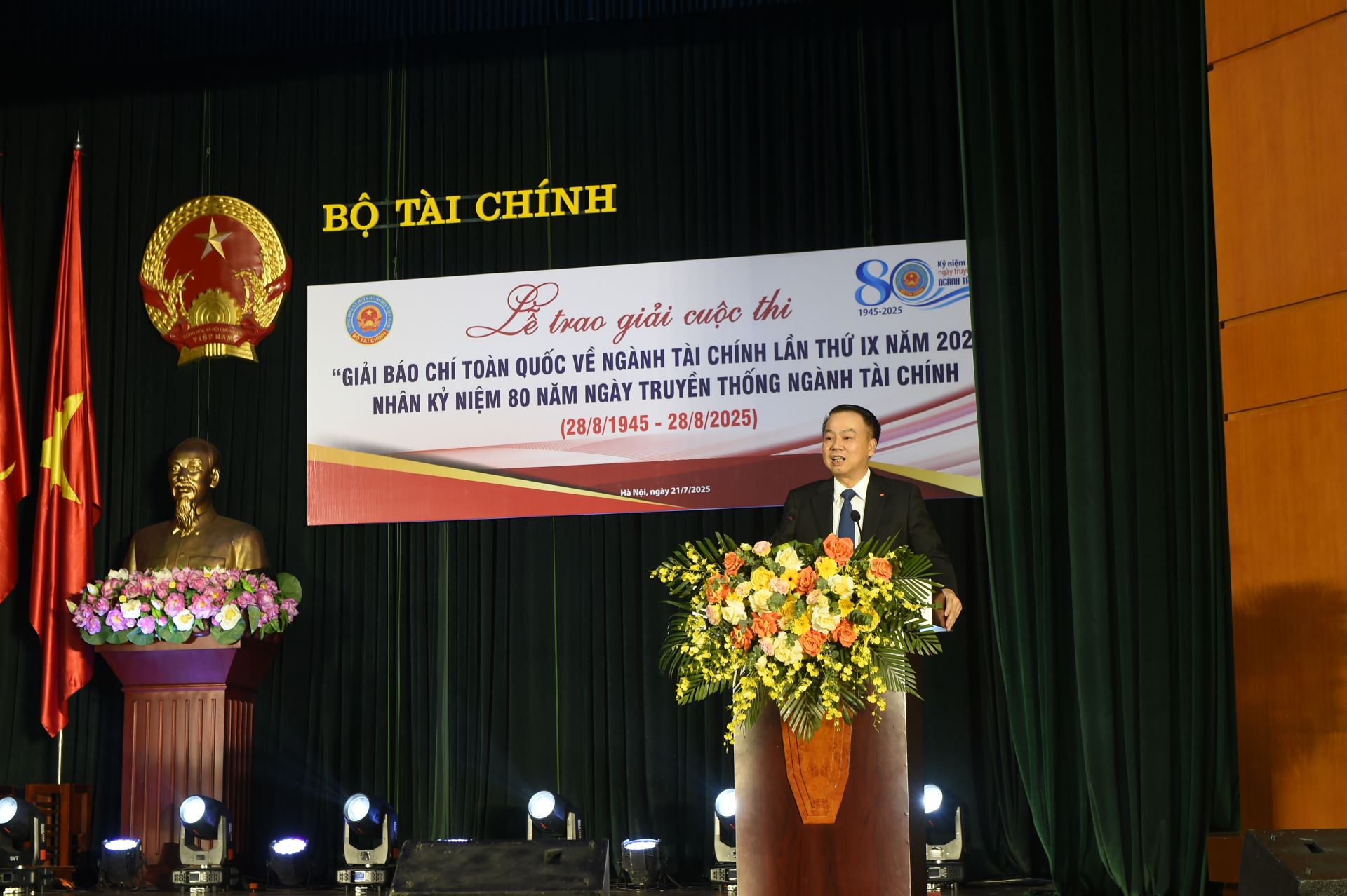 Thứ trưởng Nguyễn Đức Chi phát biểu tại Lễ trao giải