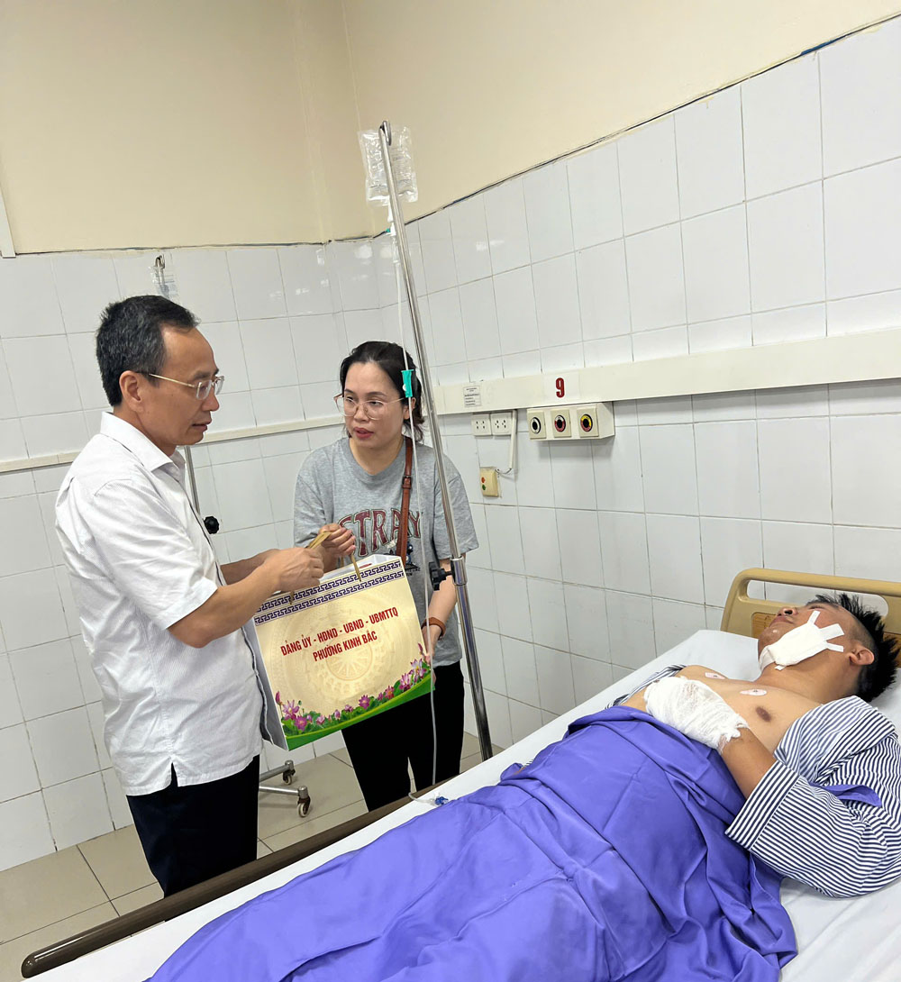 Bắc Ninh: Thăm hỏi, động viên gia đình nạn nhân vụ lật tàu tại vịnh Hạ Long