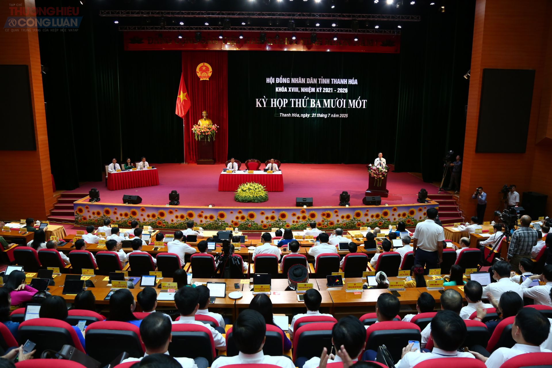 Toàn cảnh kỳ họp