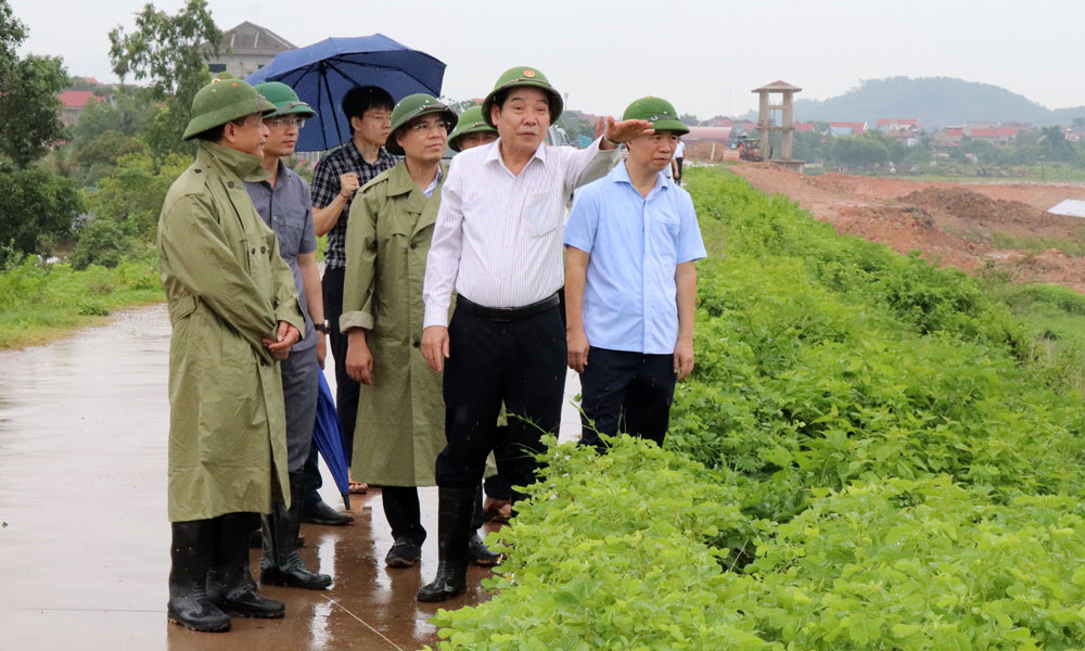 Bắc Ninh: Bí thư Tỉnh ủy Nguyễn Văn Gấu kiểm tra công tác ứng phó với bão số 3 tại một số địa bàn trọng điểm