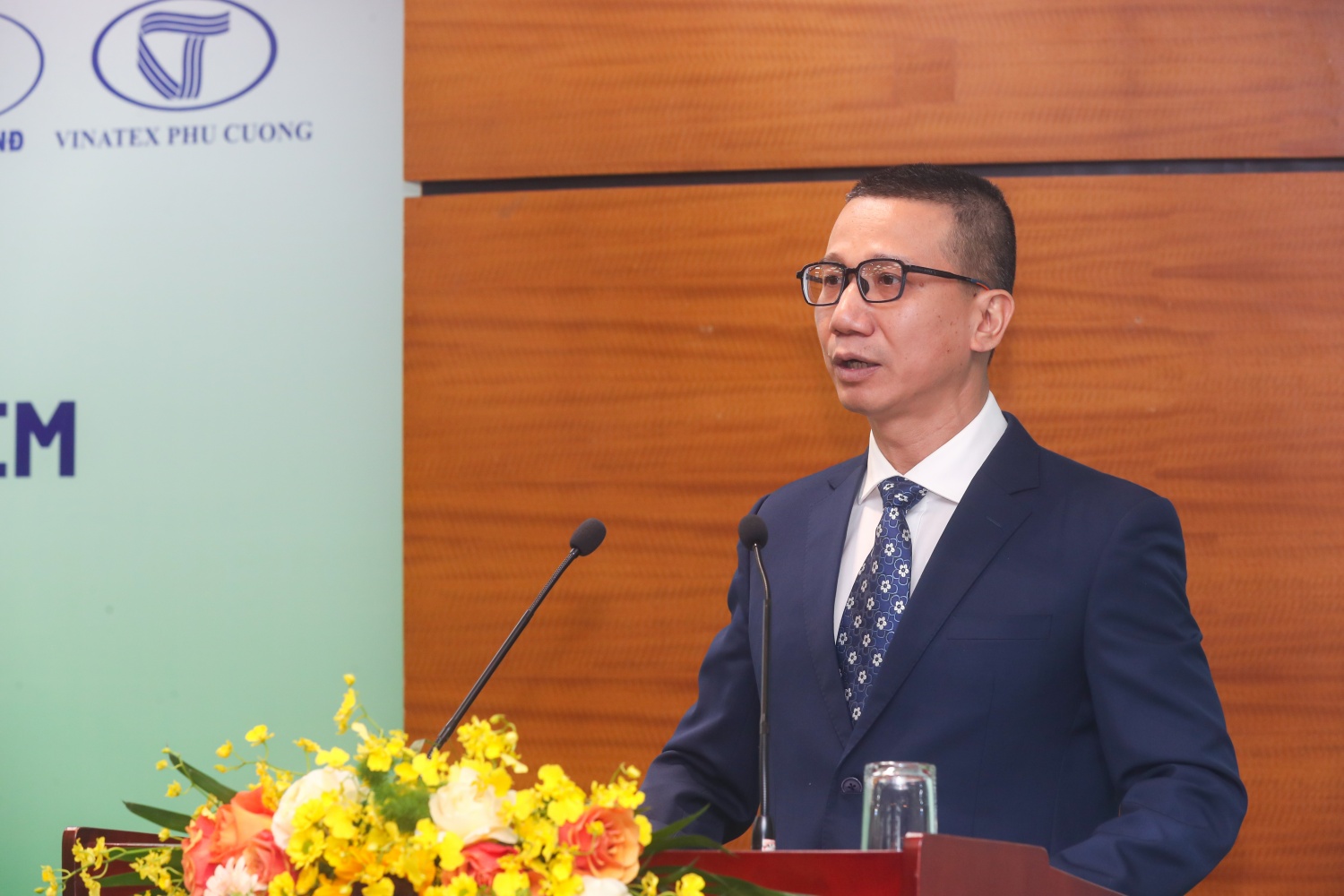 Tổng Giám đốc VNPOLY Trần Huy Thư: trên cơ sở năng lực và kinh nghiệm hiện có của mỗi bên, các bên thống nhất ký kết Hợp đồng nguyên tắc về việc tiêu thụ sản phẩm xơ PSF do VNPOLY sản xuất Tổng Giám đốc VNPOLY Trần Huy Thư: trên cơ sở năng lực và kinh nghiệm hiện có của mỗi bên, các bên thống nhất ký kết Hợp đồng nguyên tắc về việc tiêu thụ sản phẩm xơ PSF do VNPOLY sản xuất