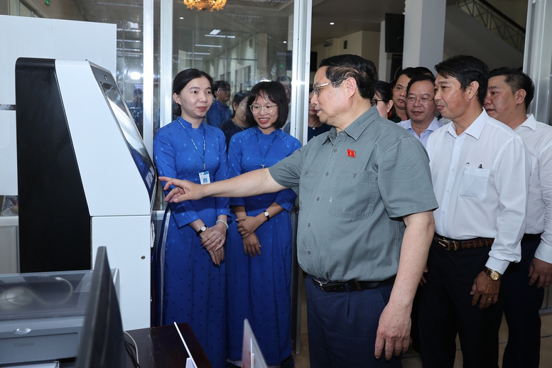 Thủ tướng kiểm tra việc vận hành chính quyền 2 cấp tại phường Ninh Kiều (Cần Thơ) Thủ tướng kiểm tra việc vận hành chính quyền 2 cấp tại phường Ninh Kiều (Cần Thơ)