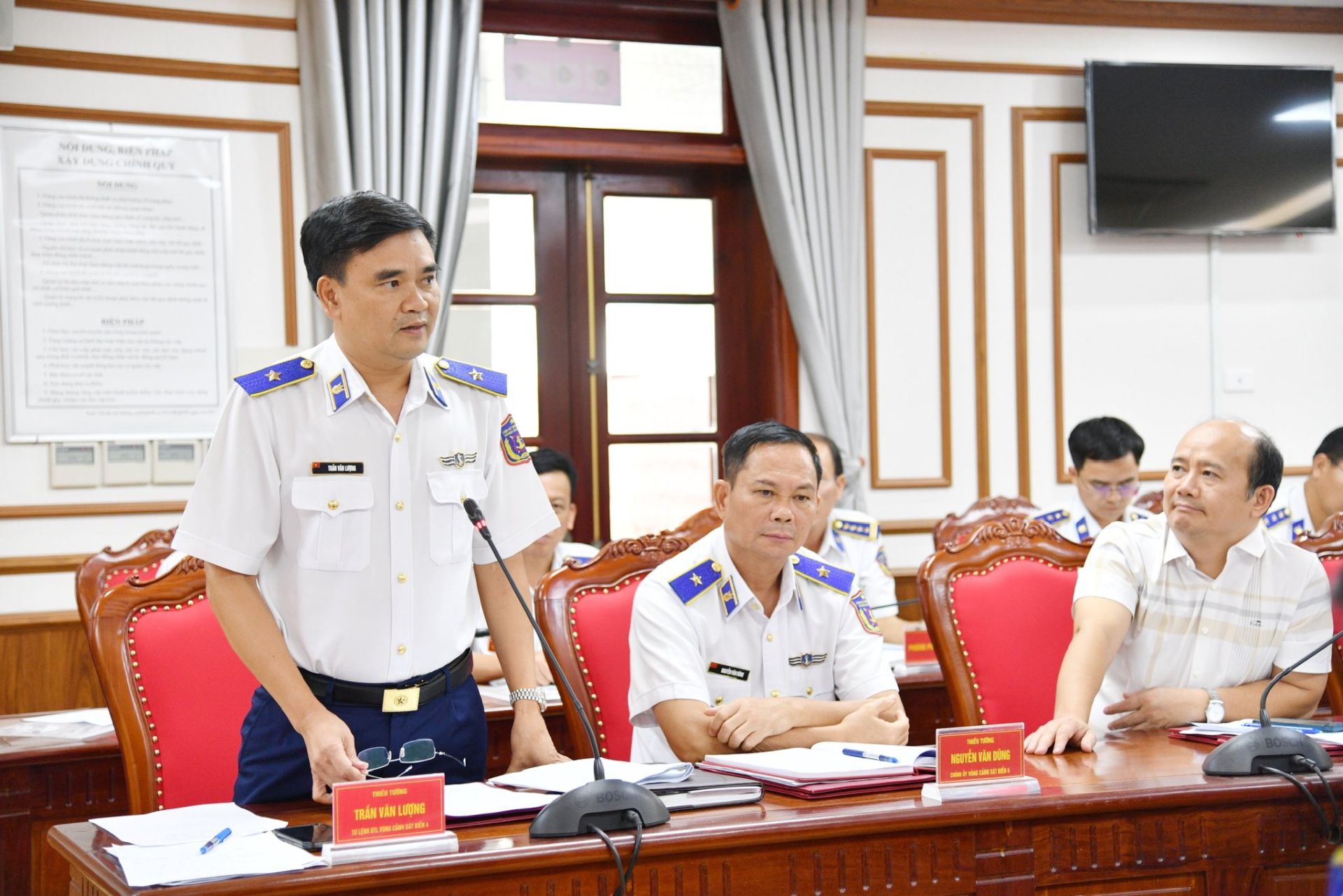 Thiếu tướng Trần Văn Lượng - Tư lệnh Vùng Cảnh sát biển 4 phát biểu tại Hội nghị Thiếu tướng Trần Văn Lượng - Tư lệnh Vùng Cảnh sát biển 4 phát biểu tại Hội nghị