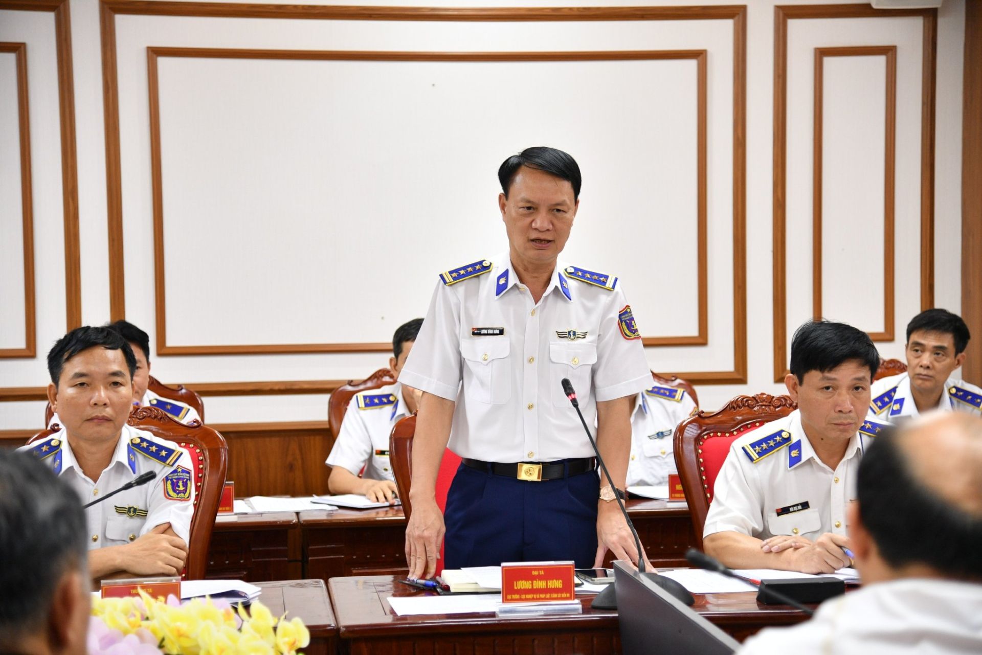 Đại tá Lương Đình Hưng - Cục trưởng Cục Nghiệp vụ và Pháp luật, Cảnh sát biển Việt Nam phát biểu tại Hội Nghị Đại tá Lương Đình Hưng - Cục trưởng Cục Nghiệp vụ và Pháp luật, Cảnh sát biển Việt Nam phát biểu tại Hội Nghị