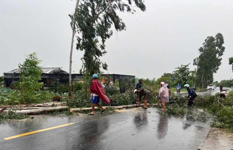 Bão số 3 đổ bộ vào đất liền ven biển giữa Hưng Yên và Ninh Bình