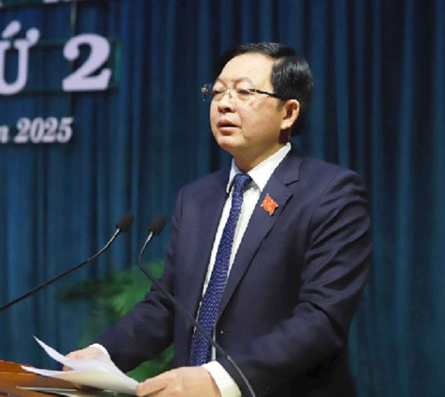 Ông Hồ Quốc Dũng phát biểu chỉ đạo tại kỳ họp. Ảnh: TH